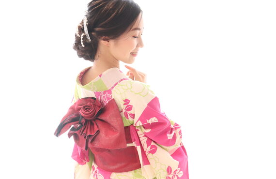 千葉市の浴衣レンタルなら！50種類以上の取り揃えがあります｜ヘアセット専門店StudioZERO
